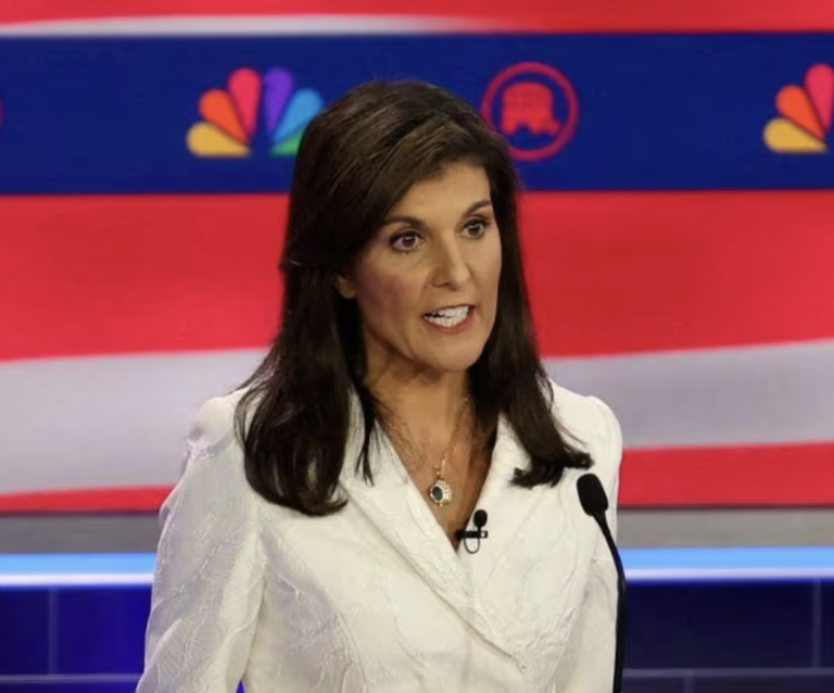 La familia multimillonaria que acumuló a Trump con sus donaciones apuesta por Nikki Haley para la Casa Blanca